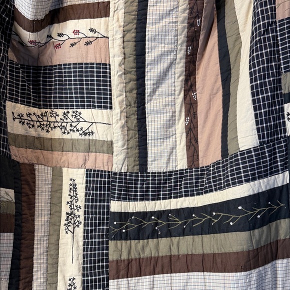 Patchwork Quilt in Neutral Tones Striped botanical embroidery 80” x 60” cotton - Picture 7 of 7